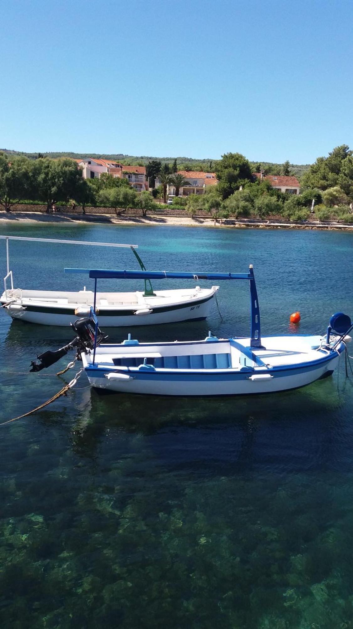 Apartments Zvonimir,Place By The Sea Mirce Екстериор снимка
