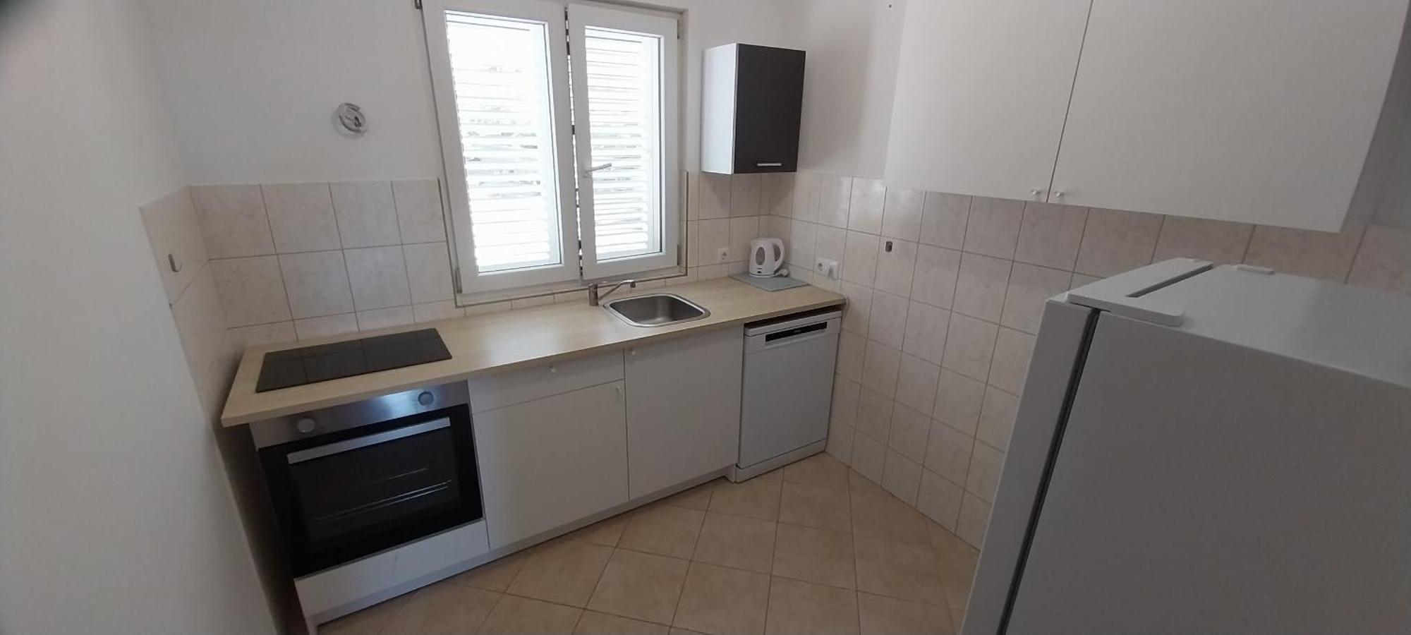 Apartments Zvonimir,Place By The Sea Mirce Екстериор снимка